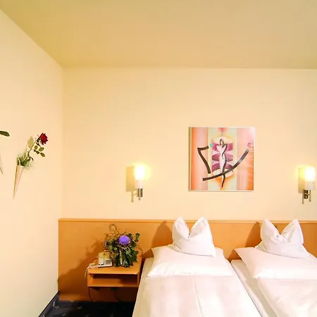 Vitalhotel Koenig Am Park באד מרגנטהיים